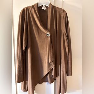 Avenue brown faux suede feel 14/16 long sleeve one button over piece. Good condi